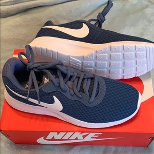 Nike Tanjun in Ocean Fog/White